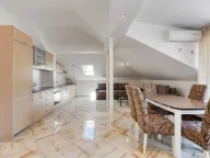 Izdavanje, dvosoban stan, 70m², Centar, Budva - image 5