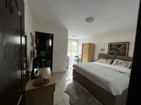 Izdavanje, jednosoban stan, 25m², Rafailovići, Budva - image 22