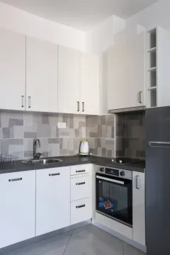 Izdavanje, jednosoban stan, 42m², Bečići, Budva - image 5