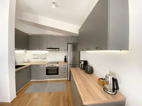 Rent, three bedroom apartment, 136m², Petrovac, Budva - image 6