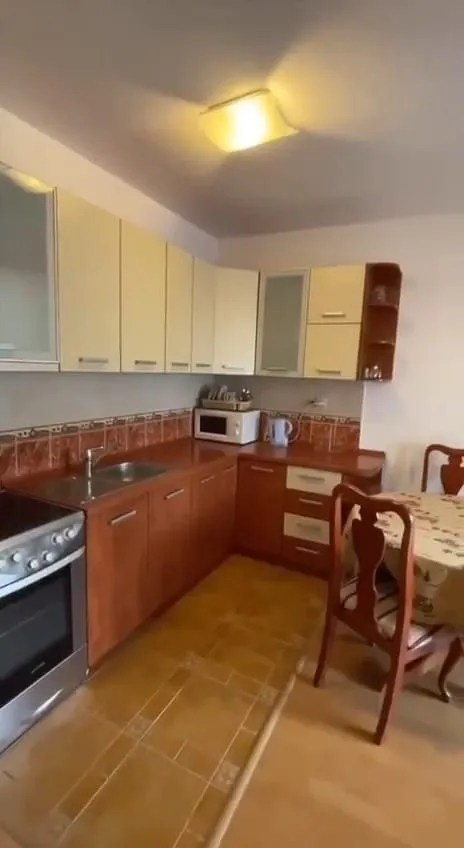 Izdavanje, jednosoban stan, 51m², Podmaine, Budva