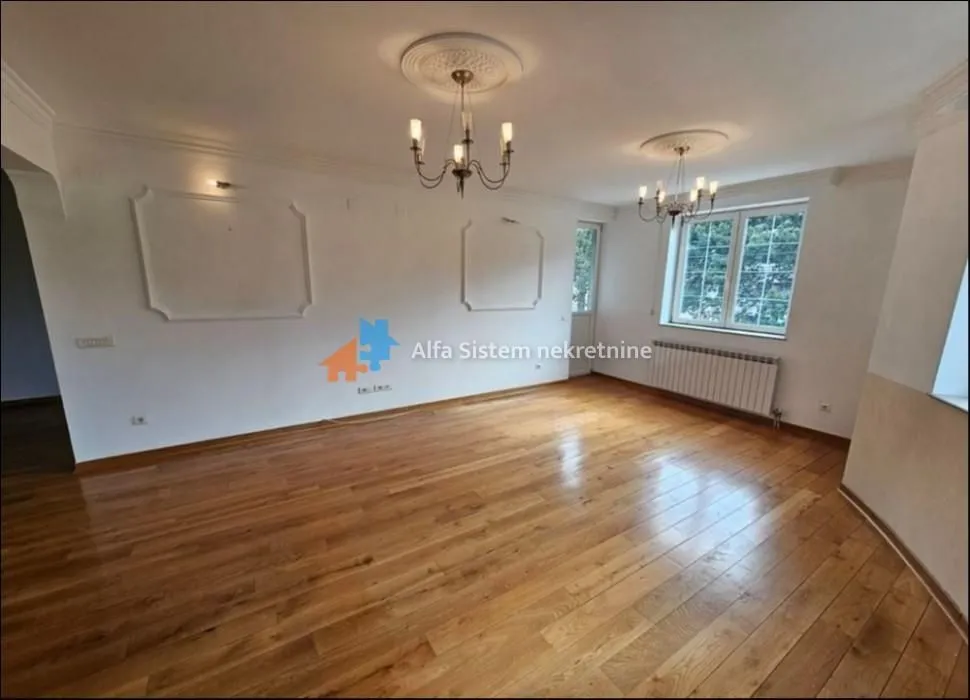 Izdavanje, četvorosoban stan, 120m², Savski Venac, Beograd