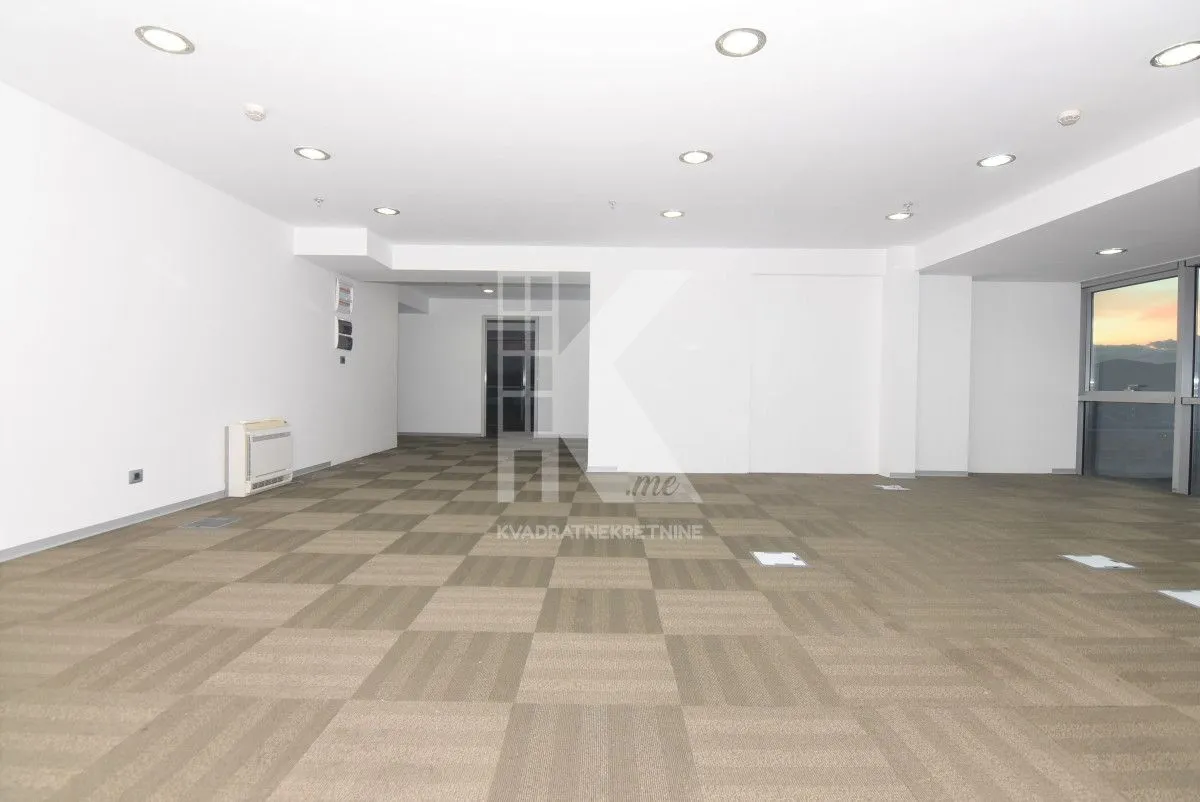 Rent, office space, 445m², Preko Morače, Podgorica