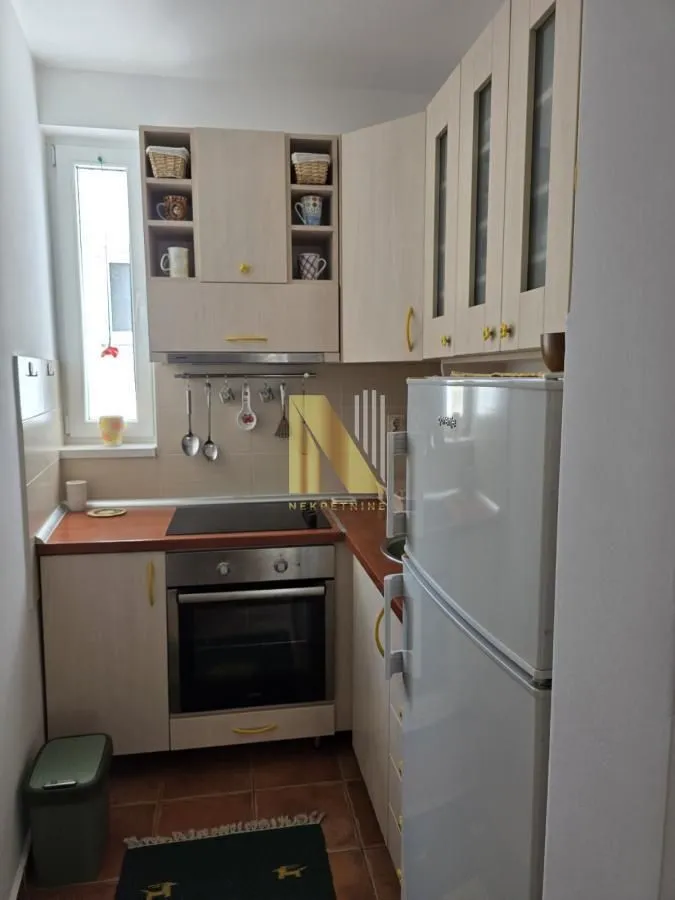 Izdavanje, dvosoban stan, 40m², Grbavica, Novi Sad Sve Podlokacije