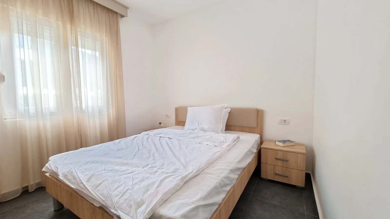 Izdavanje, jednosoban stan, 37m², Lastva Grbaljska, Kotor