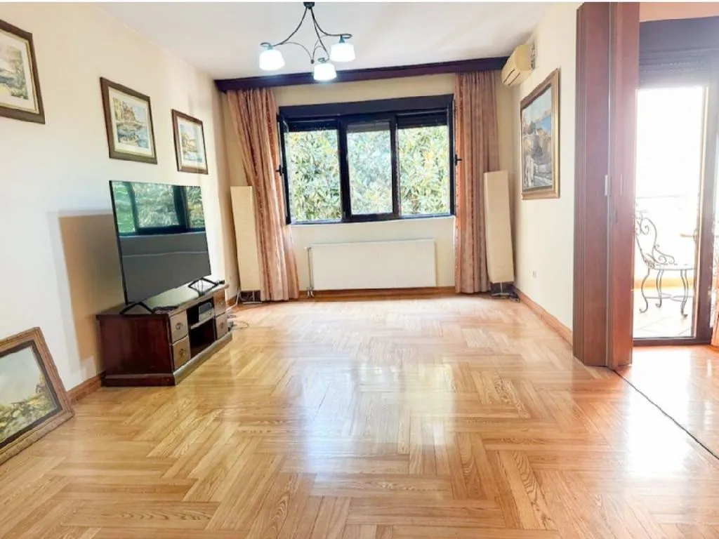 Prodaja, kuća, 200m², Gorica C, Podgorica