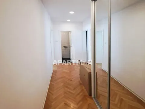 Sale, two bedroom apartment, 64m², Savski Venac, Beograd - image 11