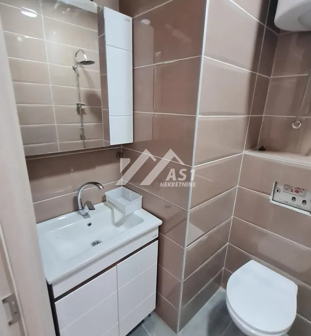 Prodaja, četvorosoban stan, 87m², Nova Detelinara, Novi Sad Sve Podlokacije