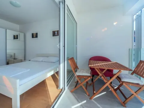 Izdavanje, trosoban stan, 75m², Pržno, Budva - image 5