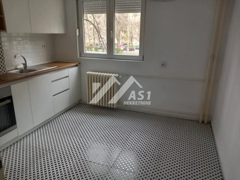 Prodaja, jednosoban stan, 31m², Bulevar Oslobodjenja, Novi Sad Sve Podlokacije
