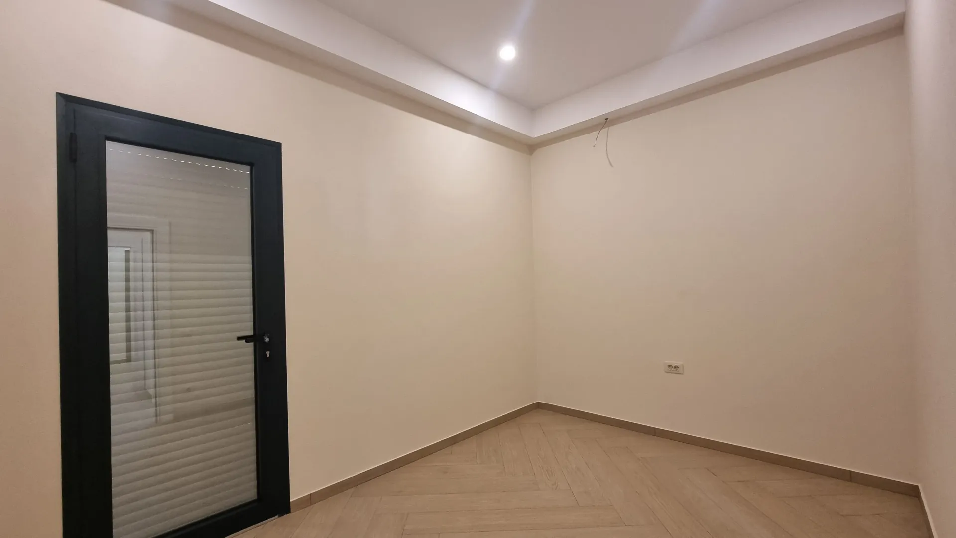 Prodaja, dvosoban stan, 80m², Dobrota, Kotor