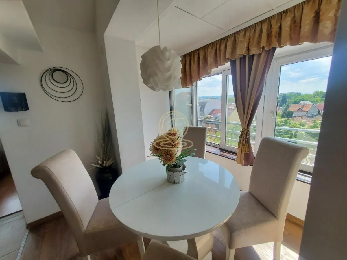 Prodaja, dvosoban stan, 52m², Centar, Novi Sad