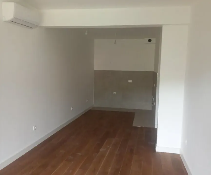 Izdavanje, dvosoban stan, 67m², Dalmatinska ulica, Podgorica