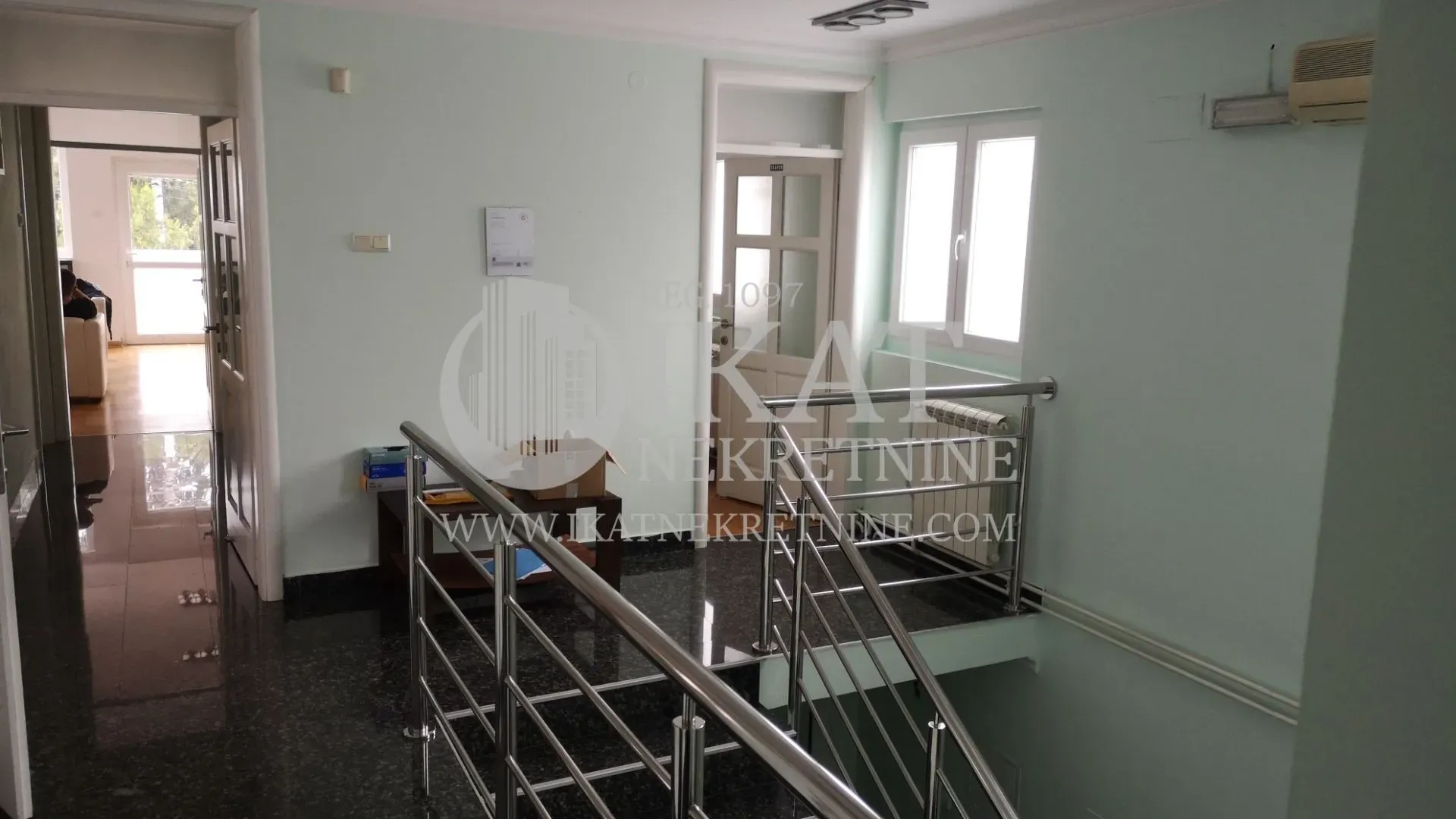 Sale, office space, 370m², Lekino Brdo, Voždovac Sve Podlokacije