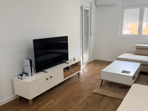 Rent, one bedroom apartment, 46m², Stari Aerodrom, Podgorica - image 2