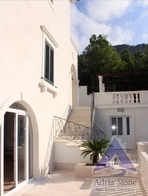 Sale, house, 805m², Sveti Stefan, Budva