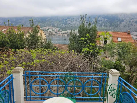 Izdavanje, kuća, 100m², Muo, Kotor - image 4