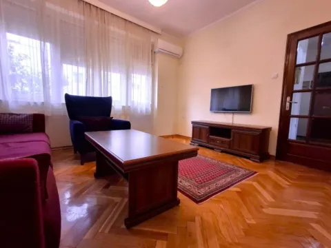 Izdavanje, dvosoban stan, 95m², Centar, Podgorica - image 5