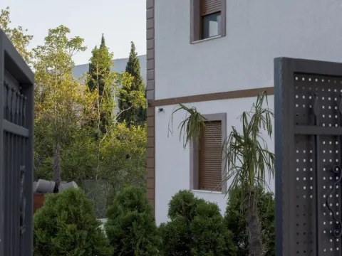 Rent, house, 140m², Baošići, Herceg Novi - image 10