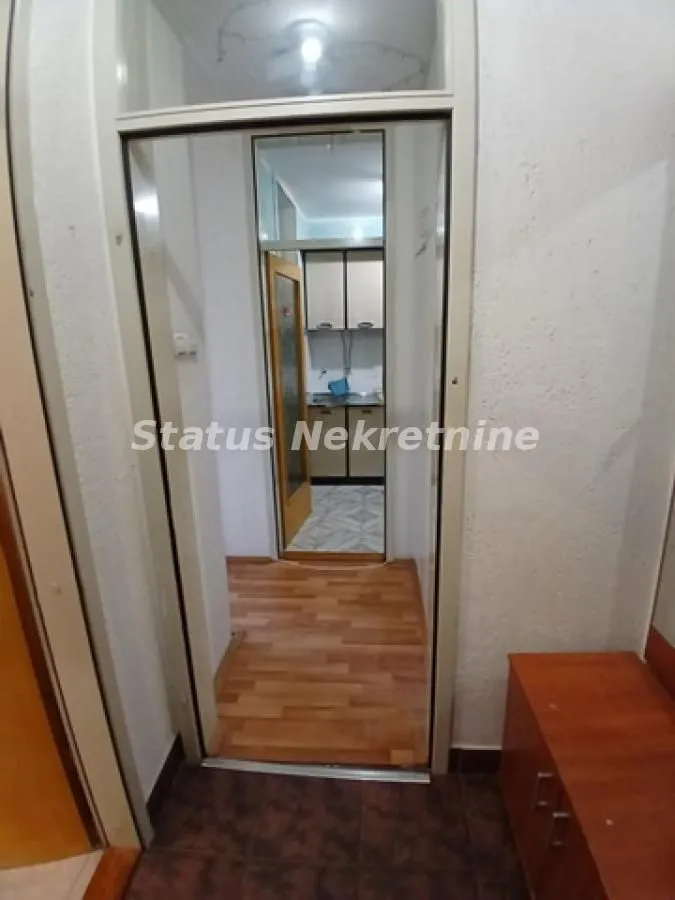Izdavanje, trosoban stan, 60m², Banatić, Novi Sad Sve Podlokacije