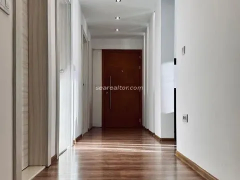 Izdavanje, trosoban stan, 130m², Centar, Tivat - image 8