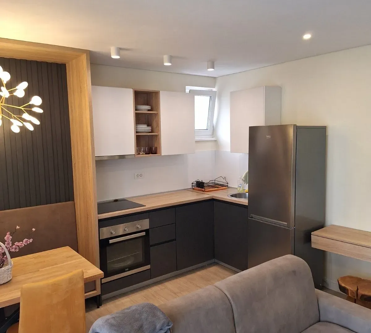 Izdavanje, jednosoban stan, 45m², Pod Kuk, Tivat