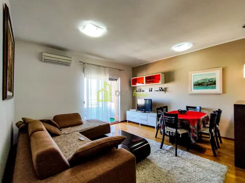 Izdavanje, dvosoban stan, 70m², Preko Morače, Podgorica