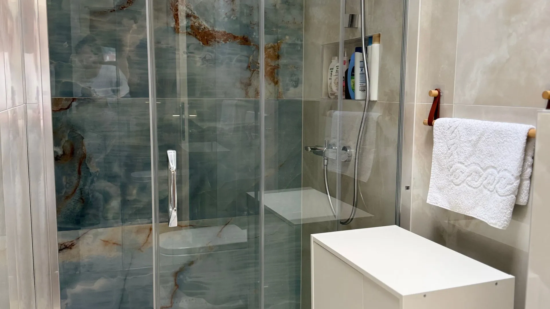 Rent, three bedroom apartment, 100m², Tivat, Crna Gora