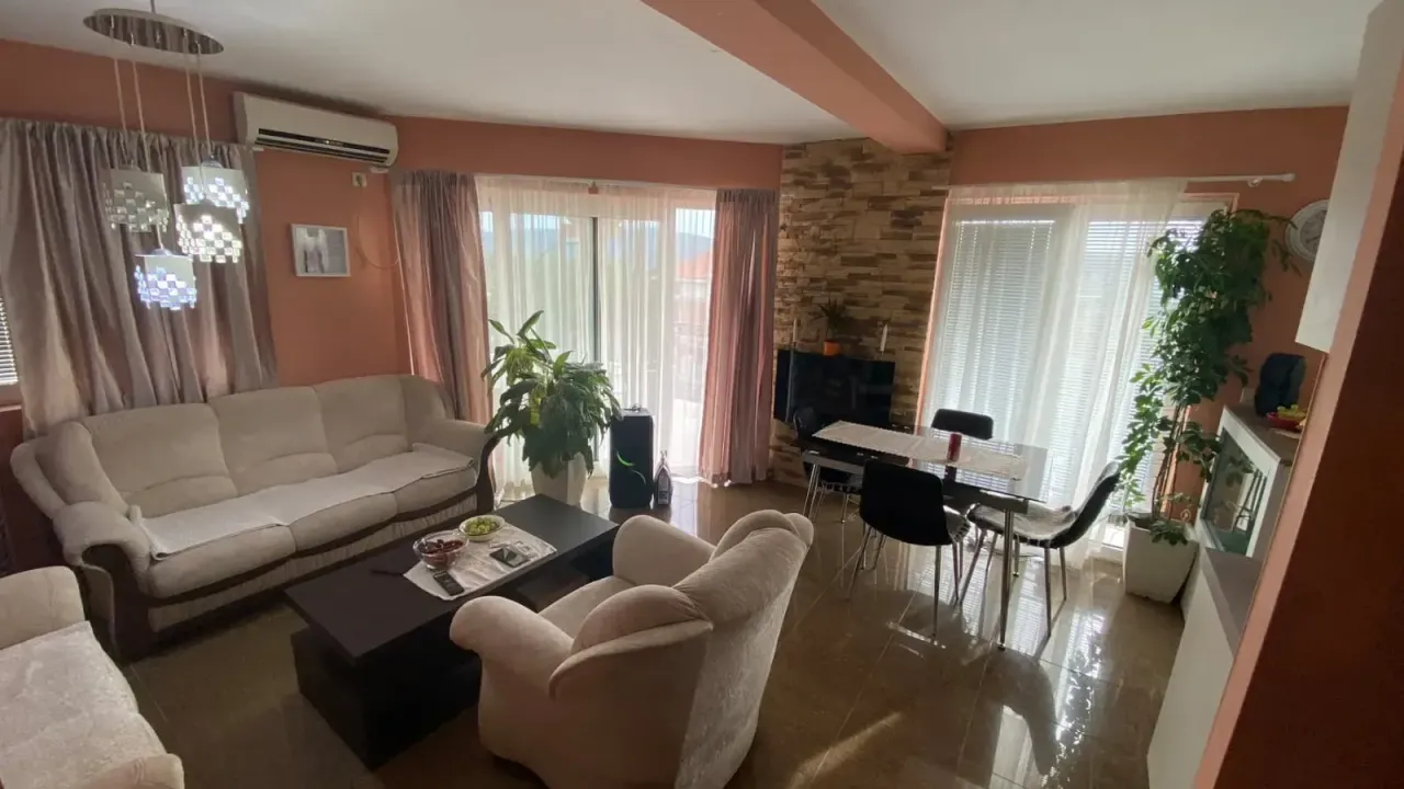 Prodaja, stan, 80m², Kotor, Crna Gora