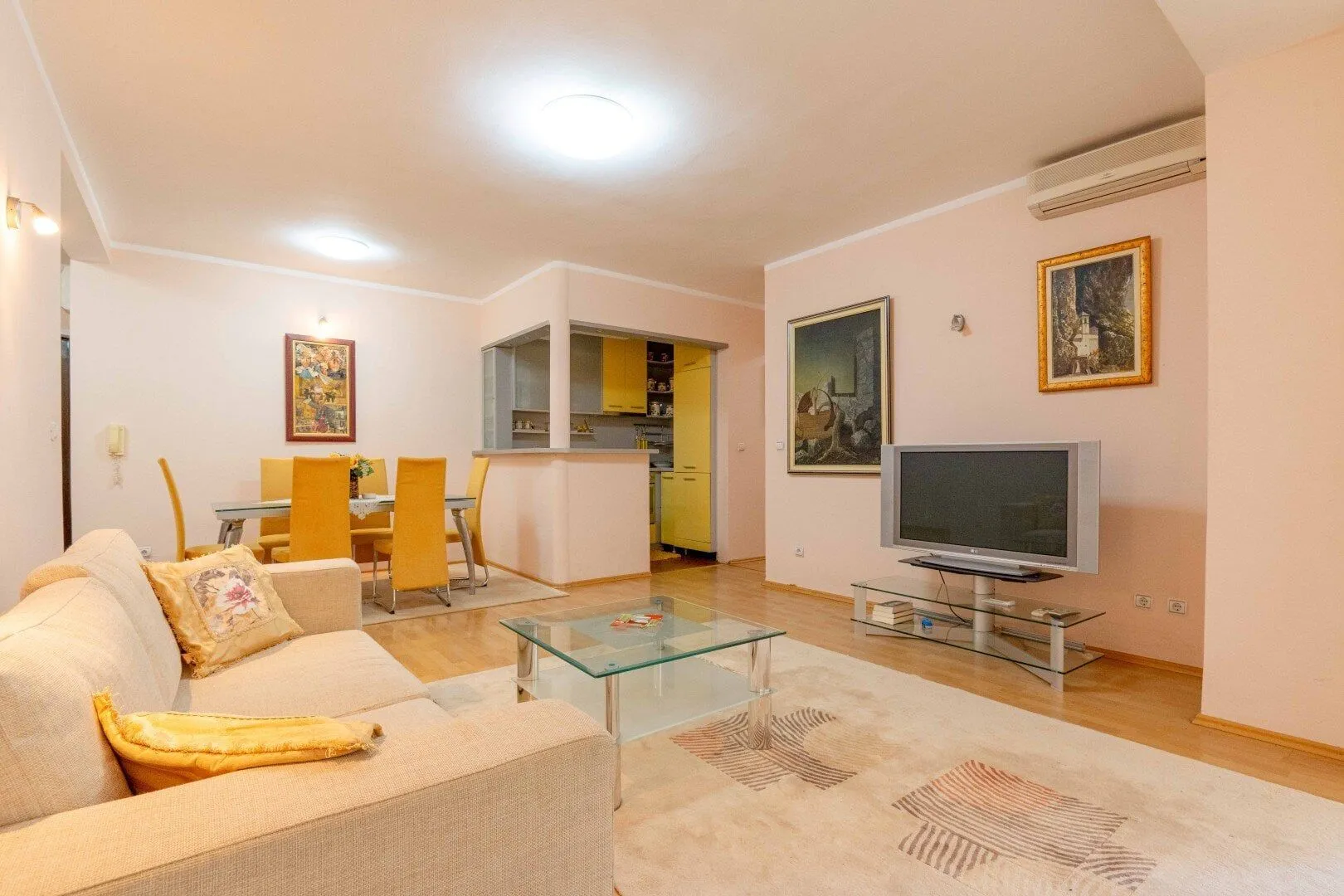 Sale, two bedroom apartment, 80m², Budva, Crna Gora