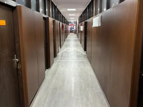 Rent, office space, 260m², Kluz, Zvezdara Sve Podlokacije - image 4