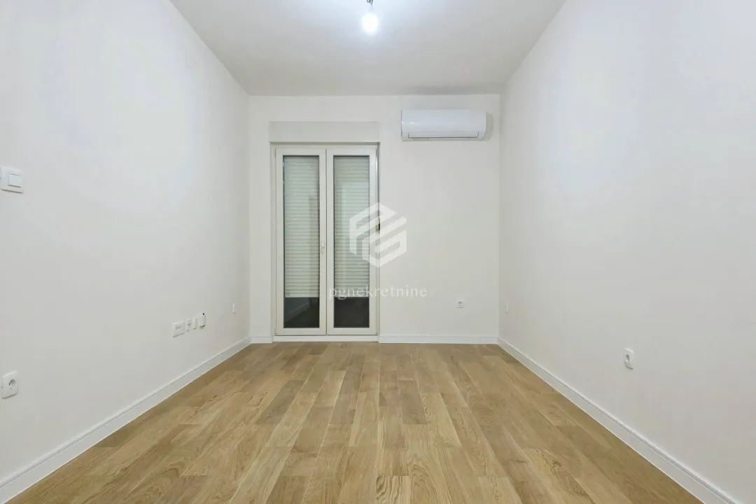 Izdavanje, jednosoban stan, 43m², Central Point, Podgorica