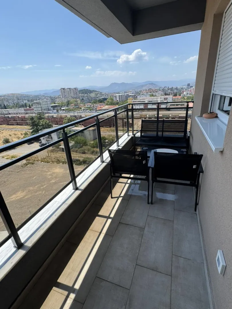 Izdavanje, dvosoban stan, 66m², Stari Aerodrom, Podgorica