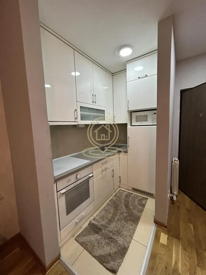 Izdavanje, dvosoban stan, 49m², Vukov Spomenik, Zvezdara Sve Podlokacije