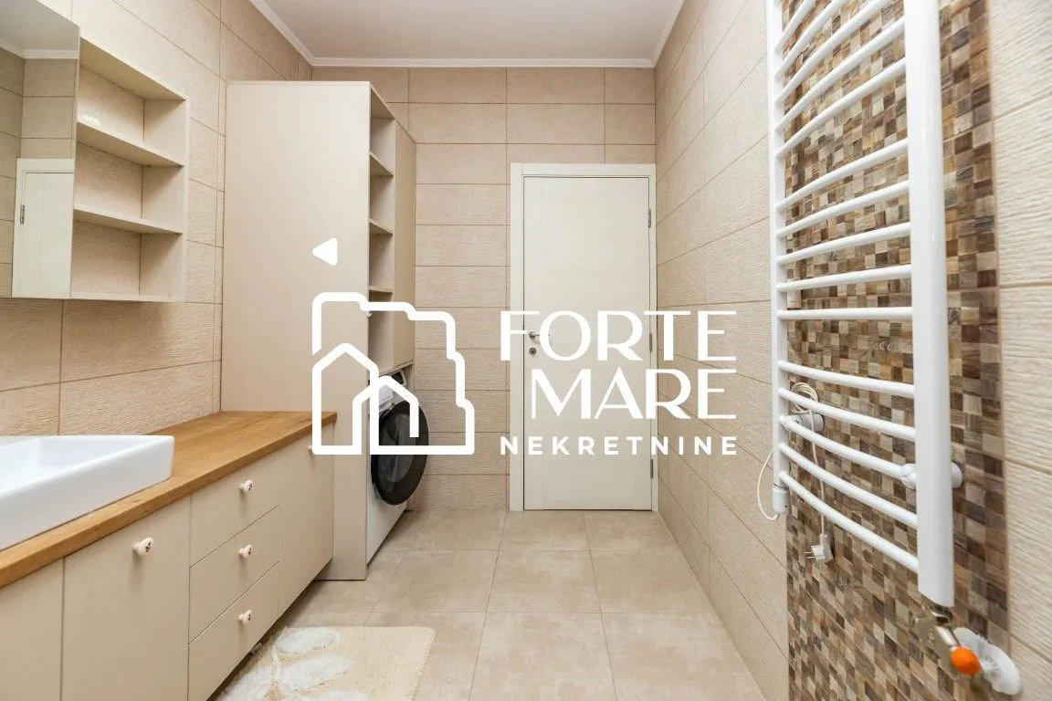 Prodaja, kuća, 220m², Zelenika, Herceg Novi