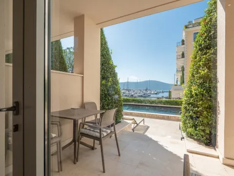 Sale, one bedroom apartment, 64m², Porto Montenegro, Tivat - image 11