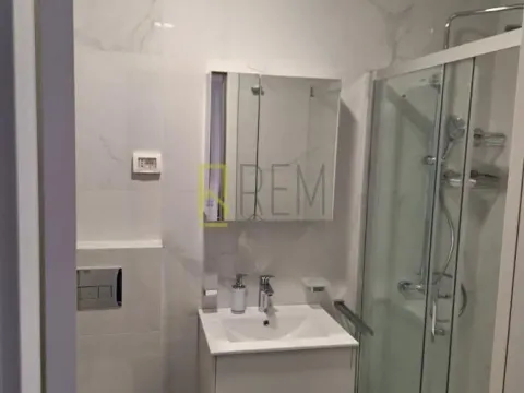 Izdavanje, jednosoban stan, 49m², City Kvart, Podgorica - image 10