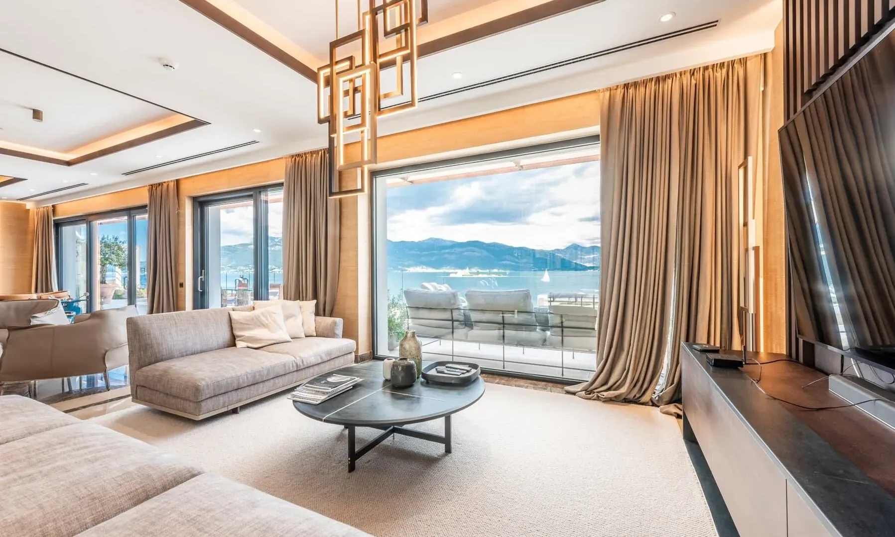 Sale, four bedroom apartment, 500m², Đuraševići, Tivat