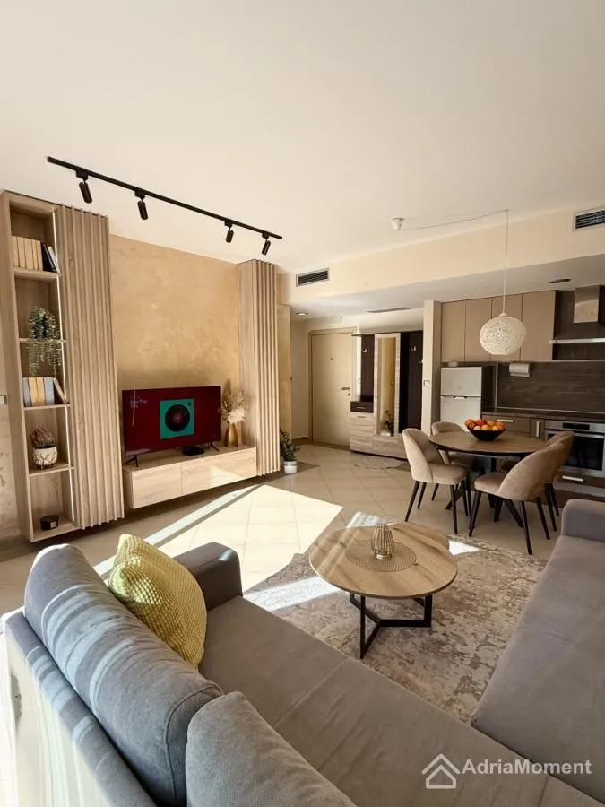Sale, one bedroom apartment, 74m², Dobrota, Kotor