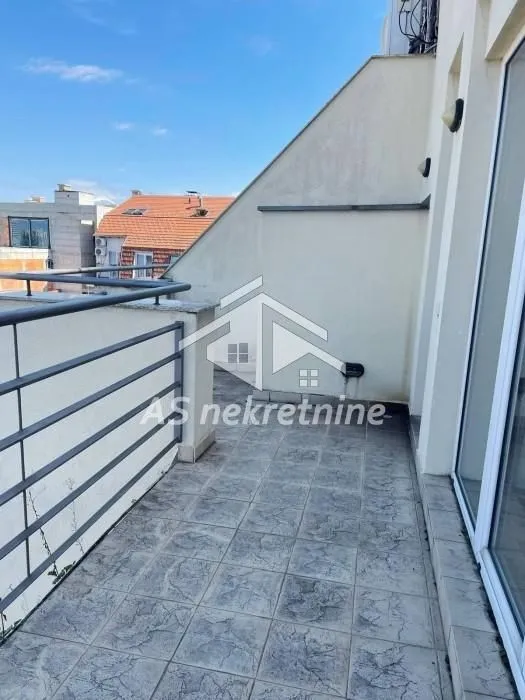 Izdavanje, stan, 207m², Kalenić Pijaca, Vračar Sve Podlokacije