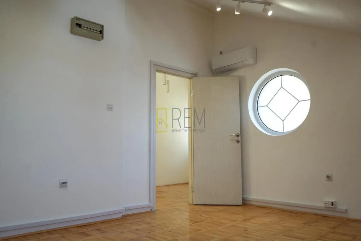 Rent, office space, 174m², Centar, Podgorica