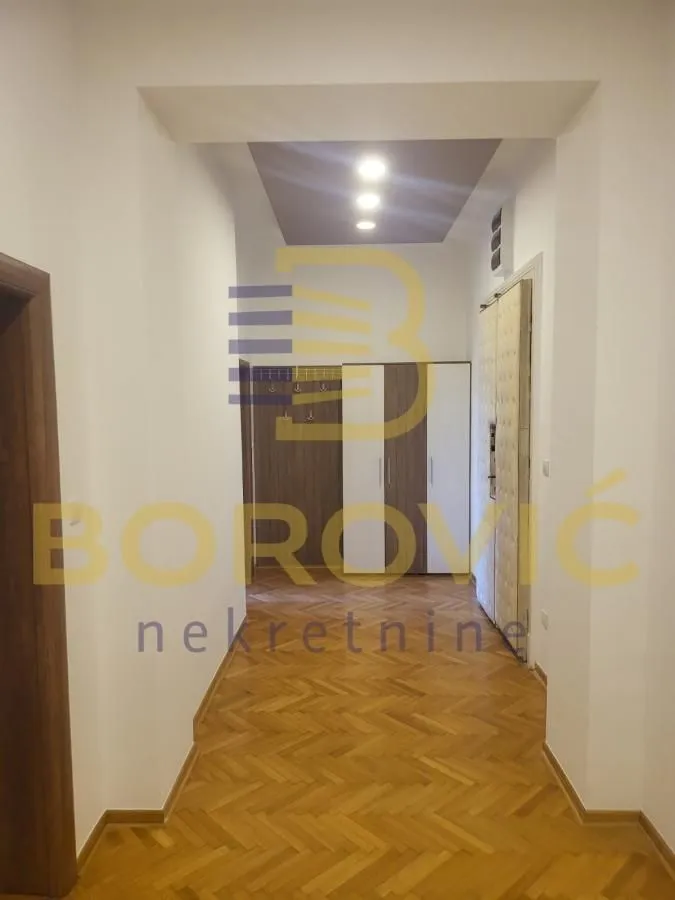 Izdavanje, četvorosoban stan, 100m², Savski Venac, Beograd