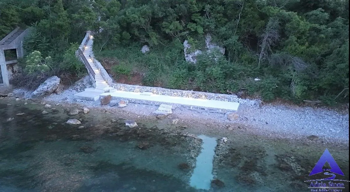 Prodaja, dvosoban stan, 57m², Njivice, Herceg Novi