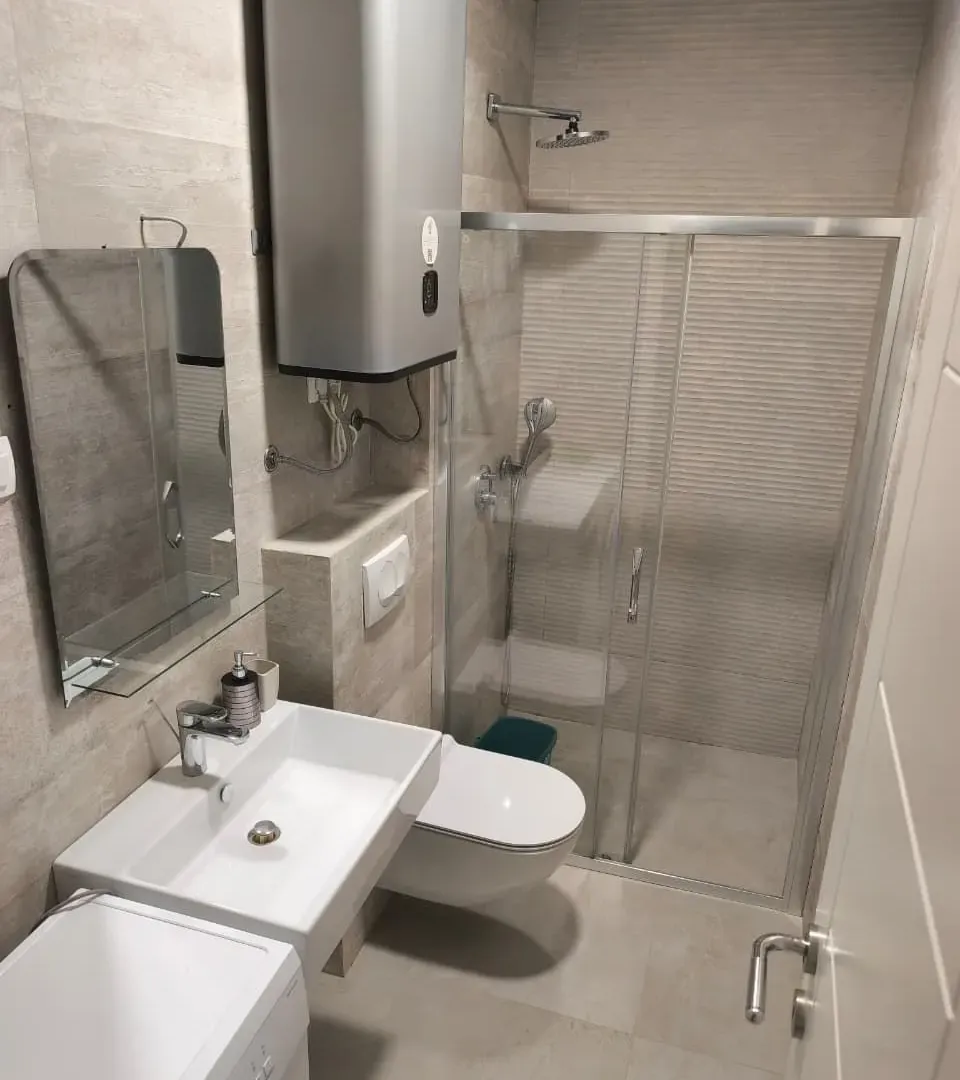 Izdavanje, kuća, 30m², Gorica C, Podgorica