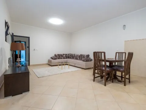 Izdavanje, jednosoban stan, 70m², Gorica C, Podgorica - image 5