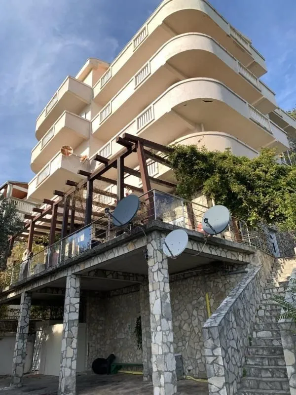 Prodaja, jednosoban stan, 55m², Petrovac, Budva