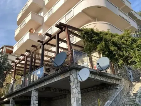 Sale, one bedroom apartment, 55m², Petrovac, Budva - image 2