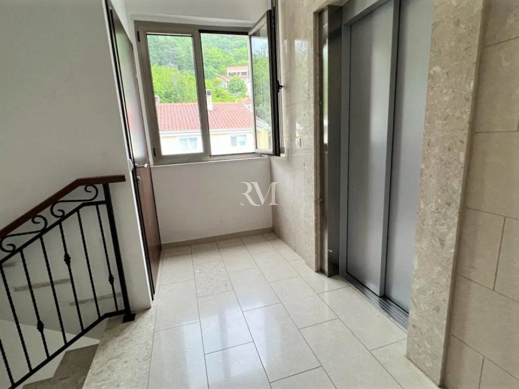 Prodaja, jednosoban stan, 47m², Pod Kuk, Tivat