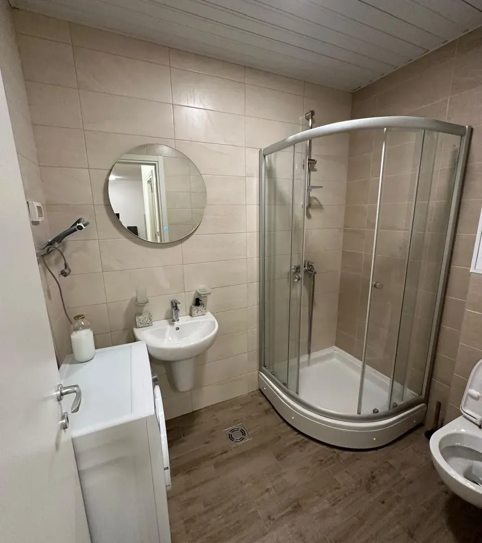 Izdavanje, dvosoban stan, 64m², City Kej, Podgorica