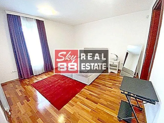 Izdavanje, kuća, 625m², Savski Venac, Beograd
